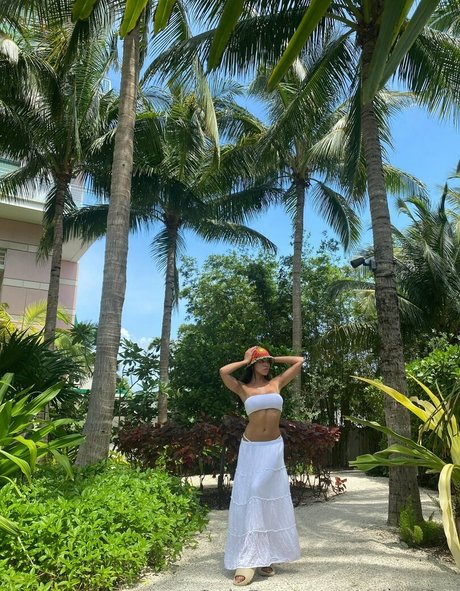 erisonice naked star pictures