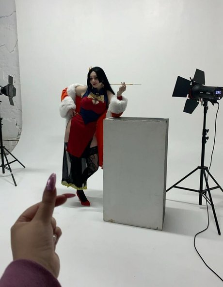 mia green tea hot model pic