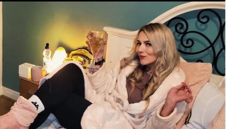 Session Moth Martina sex model photo