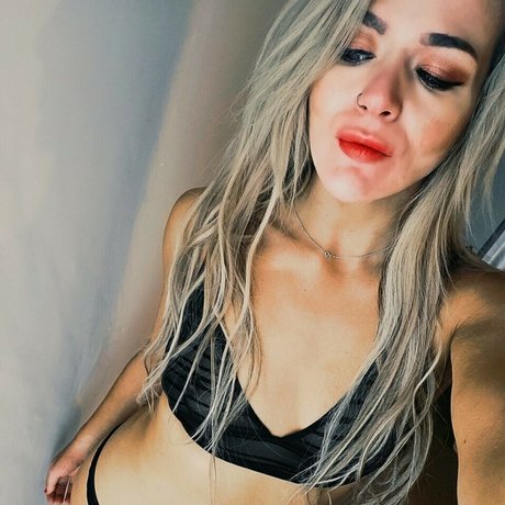 Session Moth Martina art model pictures