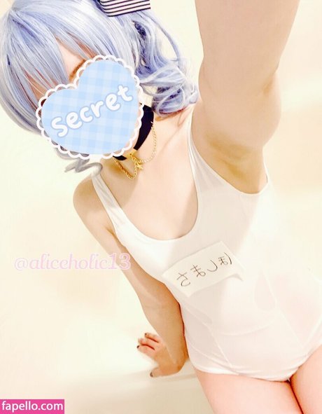 Alice Holic pretty actress img