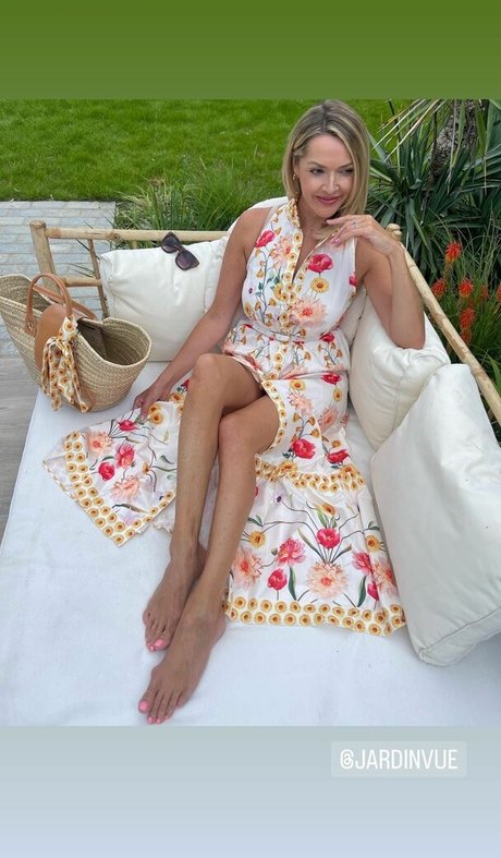 Mel Lowe nude pornstar picture