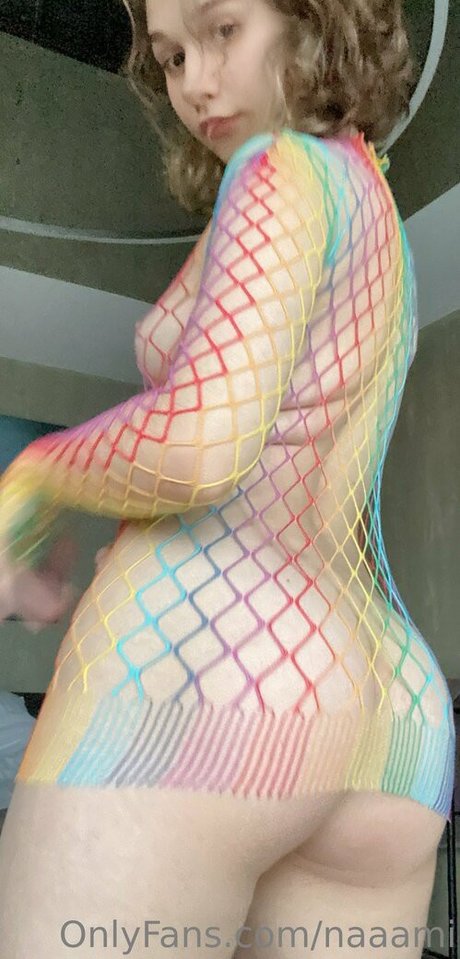 naaami star beautiful img