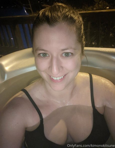 kimonokitsune nude model img