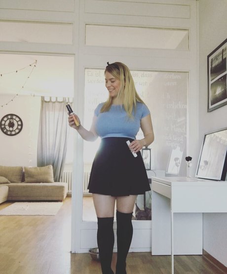 Laura Katz model top pics