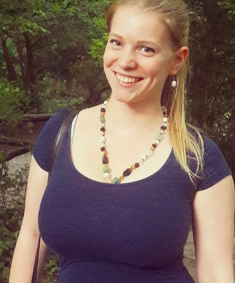 Laura Katz pretty model pictures