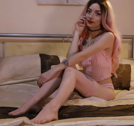 Lily Moonflower pornstar nudes pics