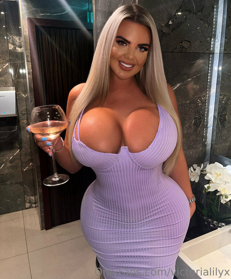 Victorialilyx hot star pictures