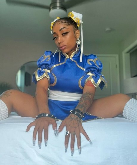 helloomcfly exclusive model photo