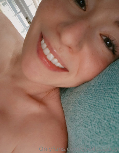 saggy tits onlyfans erotic photos