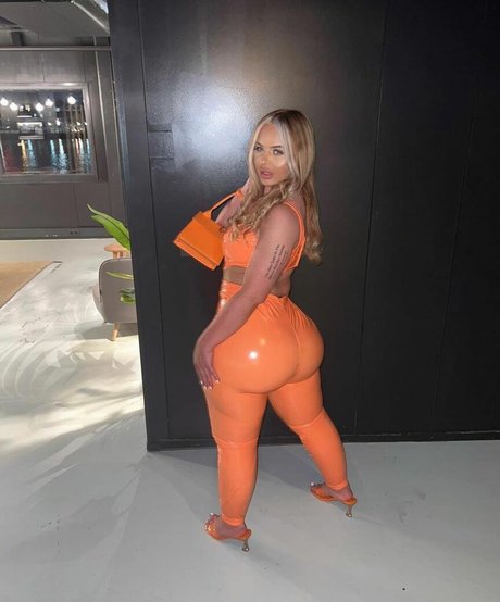 Esmee Dream nude actress picture