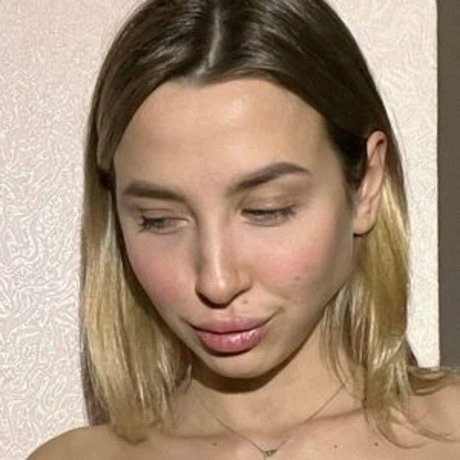 Babysitterlera pornstar sexy picture