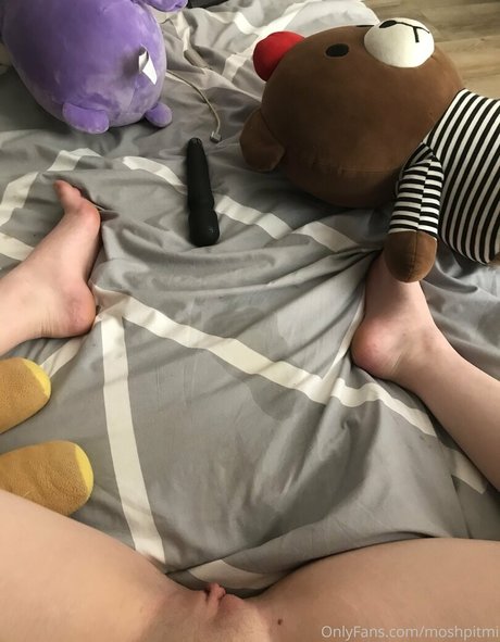 Moshpitmi model perfect gallery