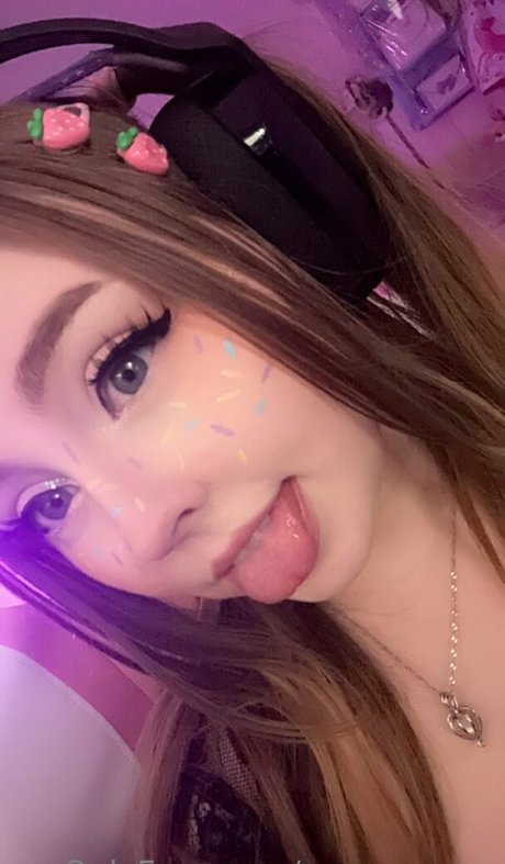 Enyaarwyen pornstar hot photo