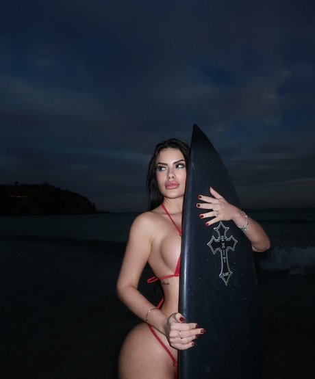 Bruna Figueiredo naked star pic