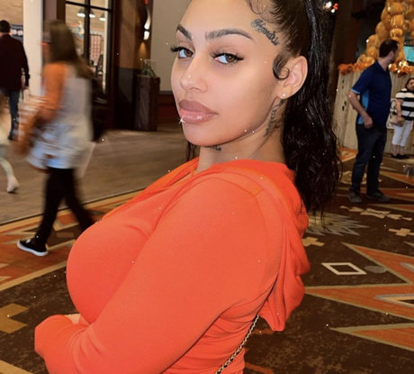 FineAssYonna porn actress photos