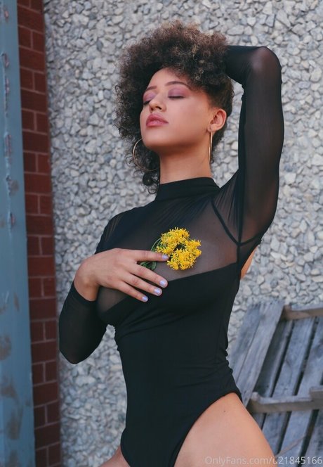 stormimayafree model hot image