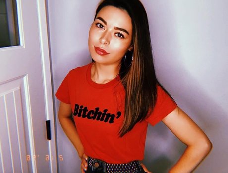 Miranda Cosgrove model free picture