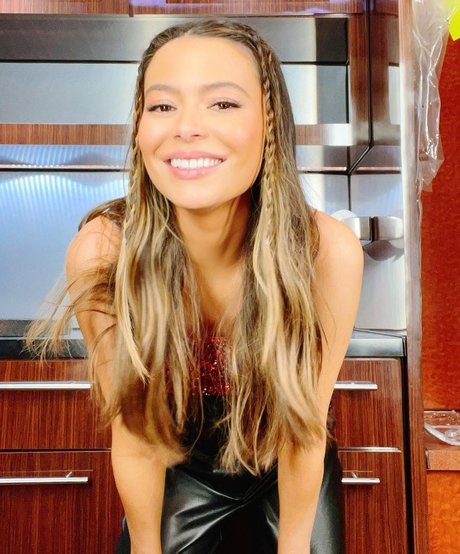 Miranda Cosgrove top star image