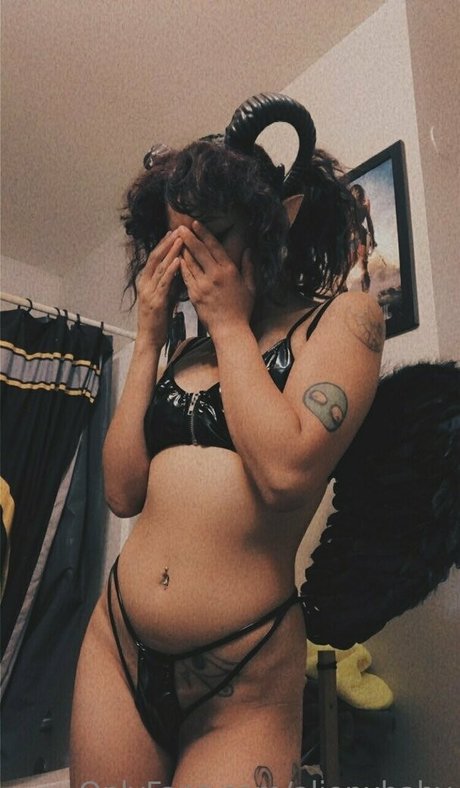 al13nxb1tch sexy star picture