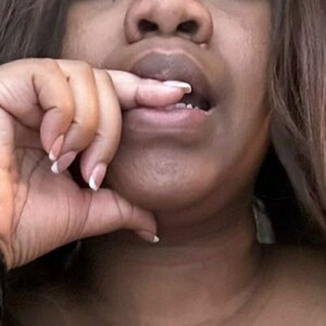 bigtatty model erotic gallery