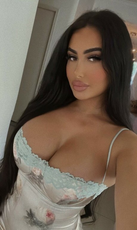 Jessica Foster art model photo