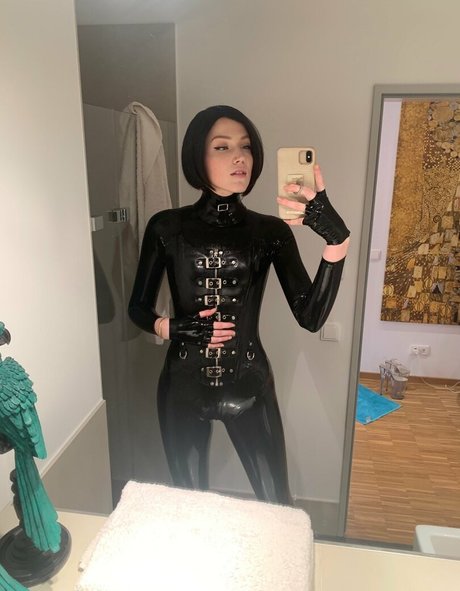 Miss Provocateur erotic pornstar gallery