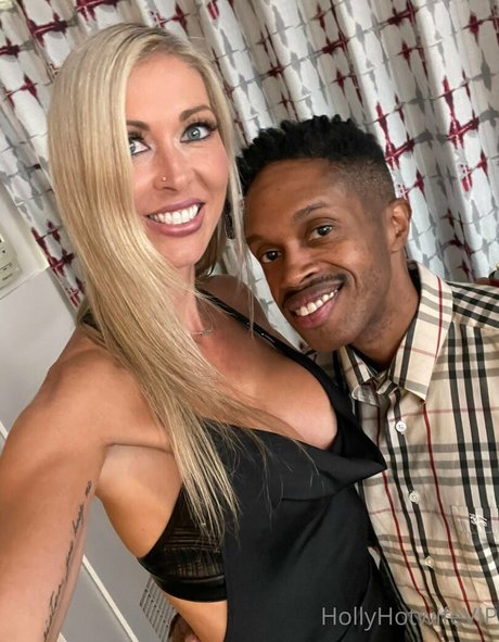 hollyhotwifevip pornstar exclusive pic