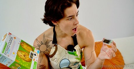 Lexiepeterss hd model photo