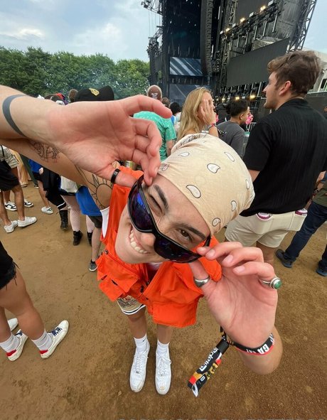 Lexiepeterss free star pic