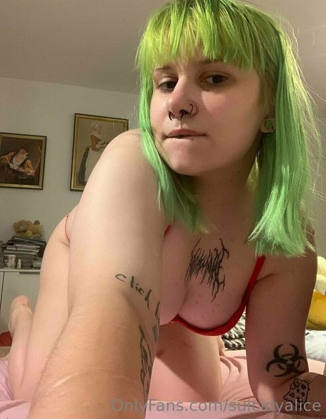 suicidyalice star exclusive pics