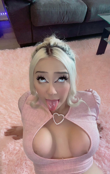 dezzywaifuu best actress archive