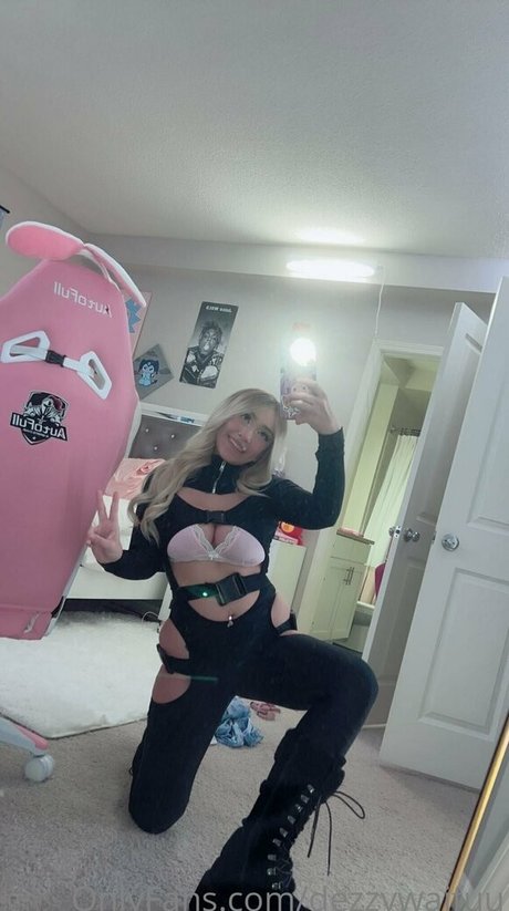 dezzywaifuu pornographic star photos