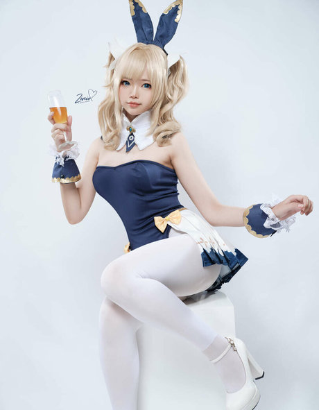 ZinieQ model free galleries