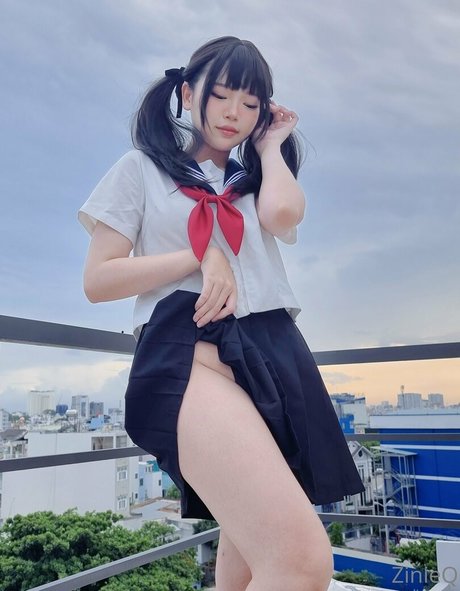 ZinieQ model porn photos