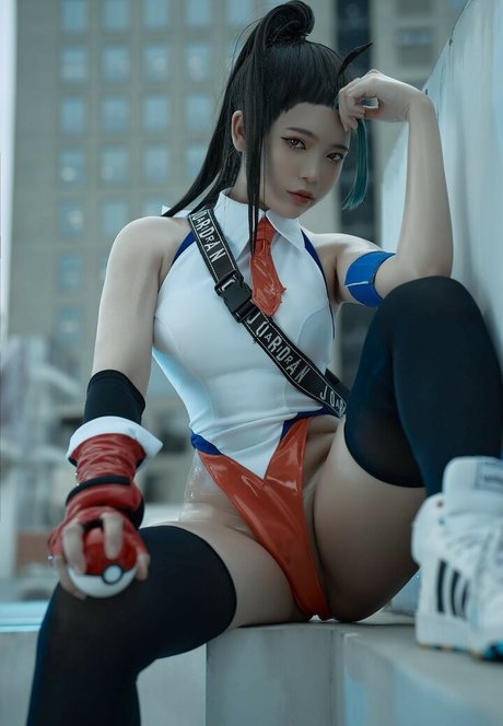 ZinieQ exclusive pornstar image