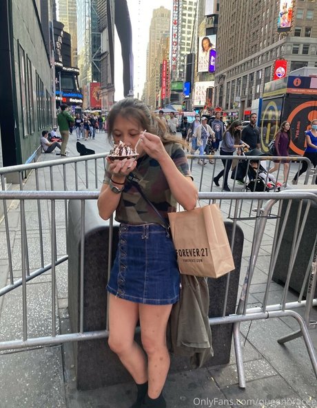 queenbracee Profile pic