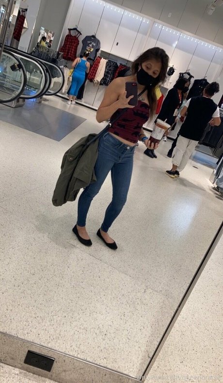 queenbracee model hot pictures