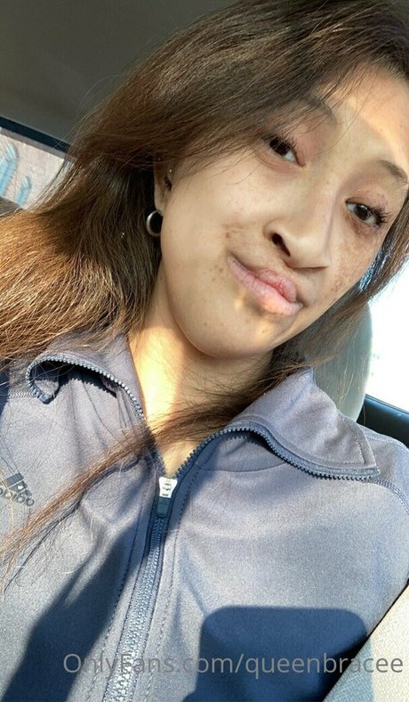 queenbracee hot star img