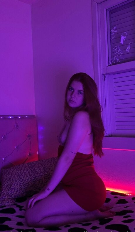 redhairedmaia adult model images