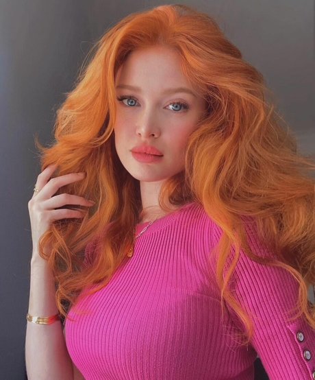 Angelina Michelle hot model img