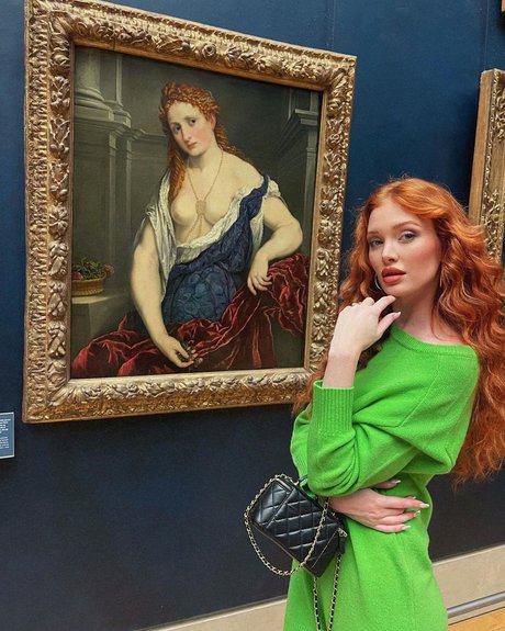 Angelina Michelle star sexy pic