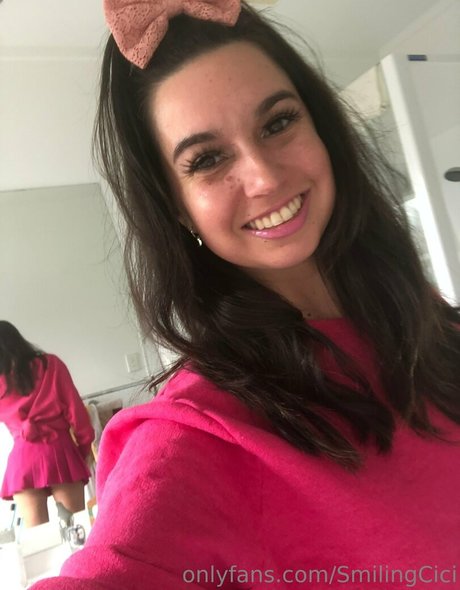 smilingcici star exclusive photo