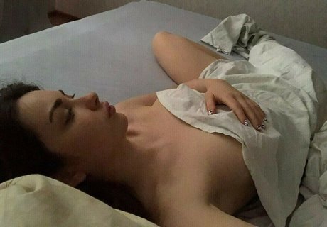 Ahrinyan exclusive model pictures