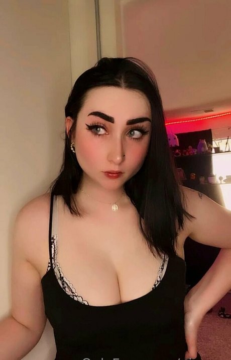 nic x x model nude photos