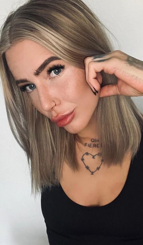 Juliet Scha model nudes pictures