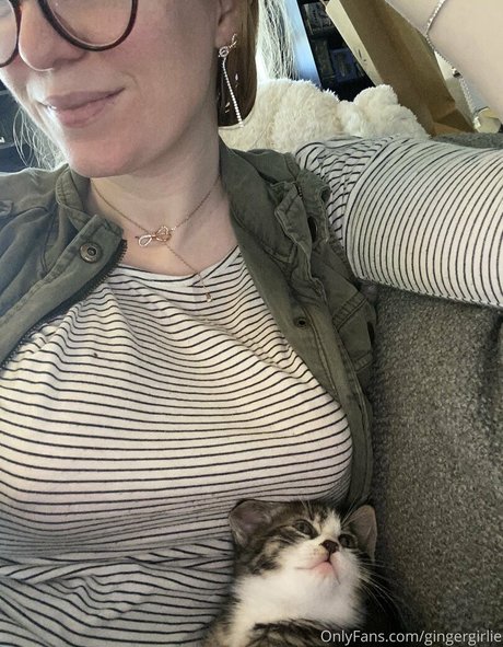 gingergirlie model nude img