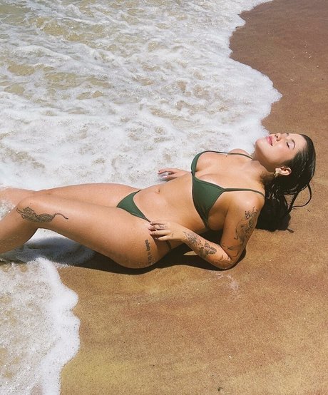 Luiza Parente model naked photo