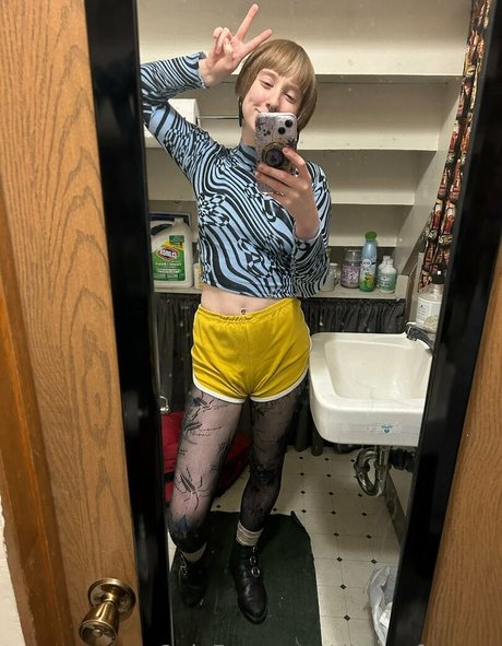 divine femme hd star img