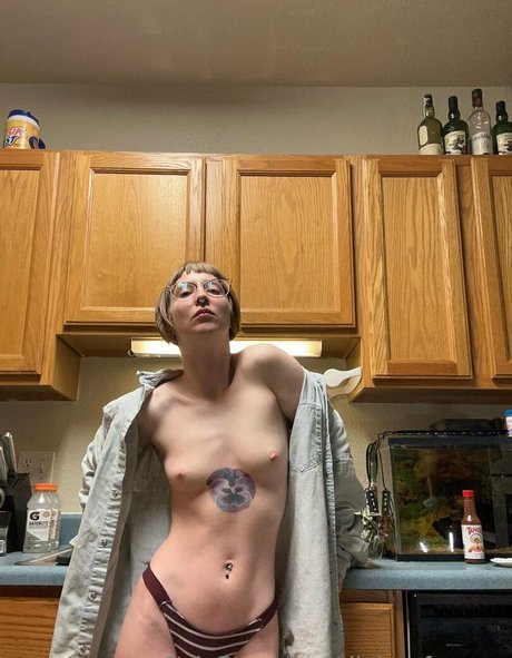 divine femme exclusive model picture